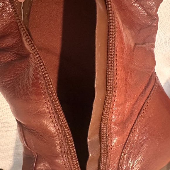 Medium brown boots - Picture 13 of 16